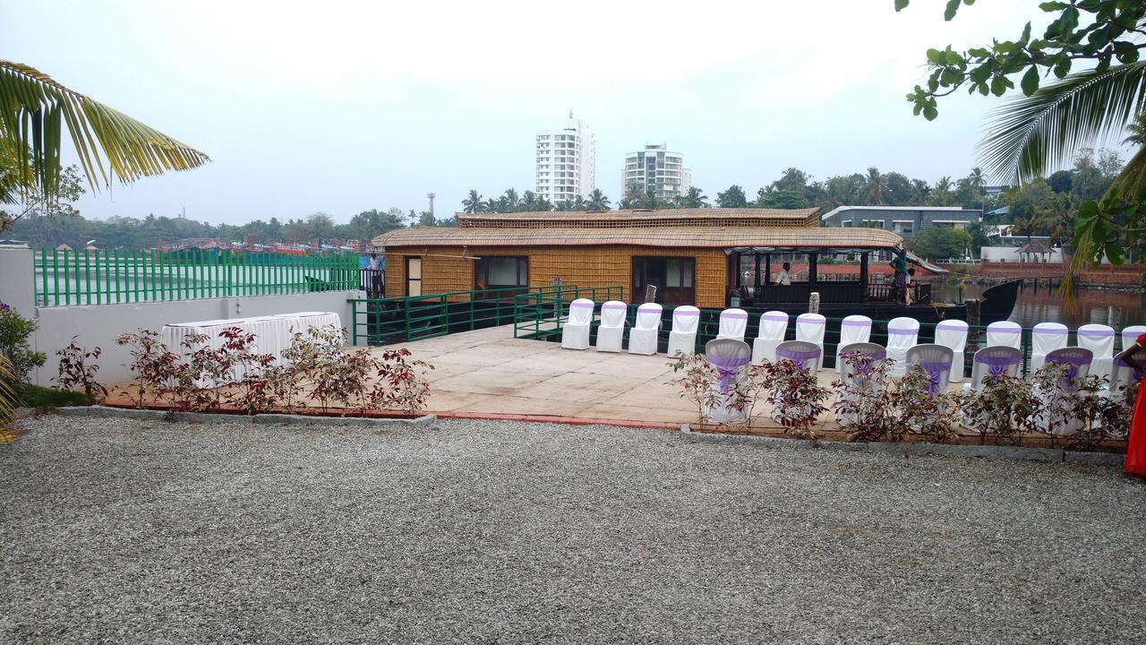 Global Backwater Resort Kollam Exterior photo