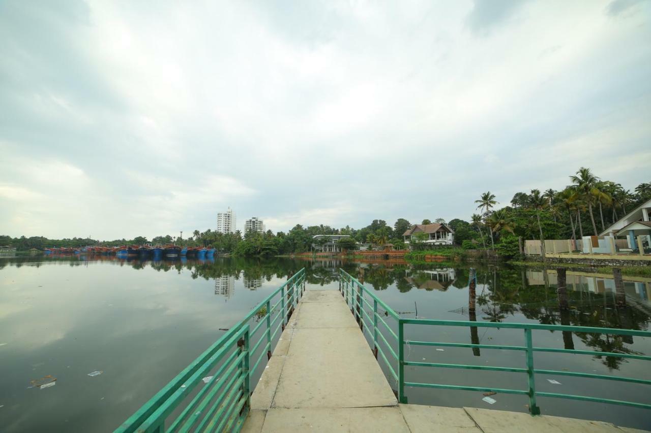 Global Backwater Resort Kollam Exterior photo